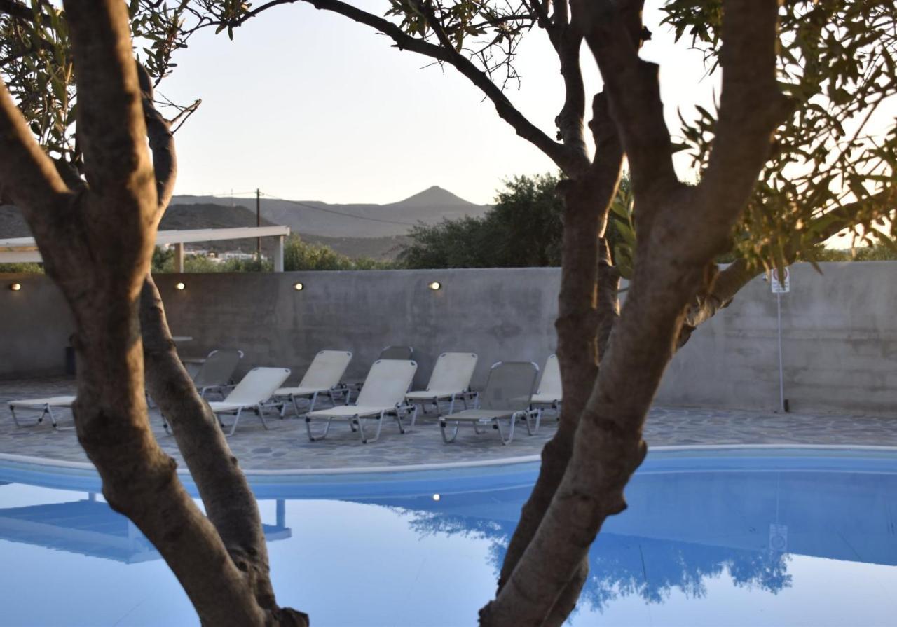פלקסטרון Rousolakos Pool Apartments מראה חיצוני תמונה