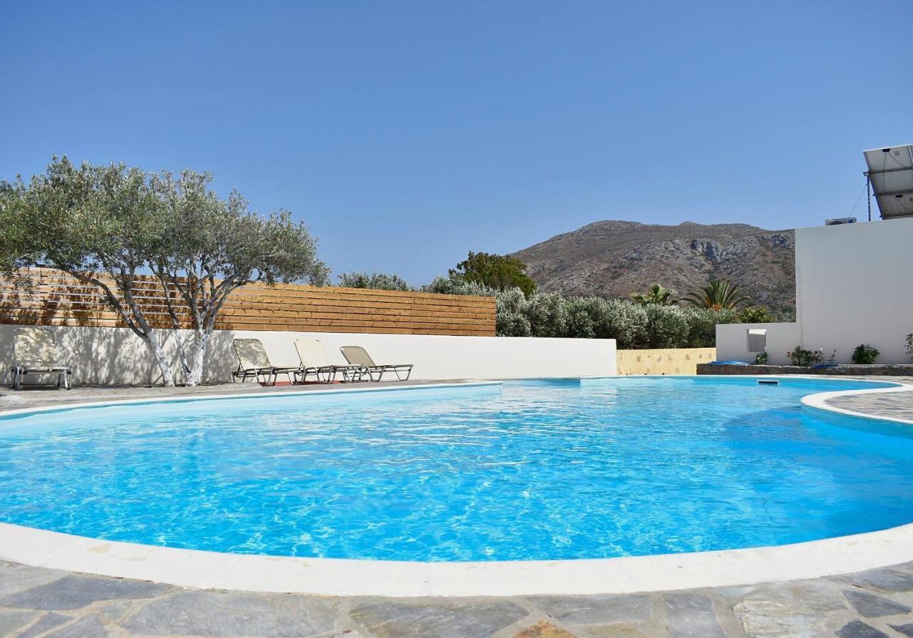 פלקסטרון Rousolakos Pool Apartments מראה חיצוני תמונה