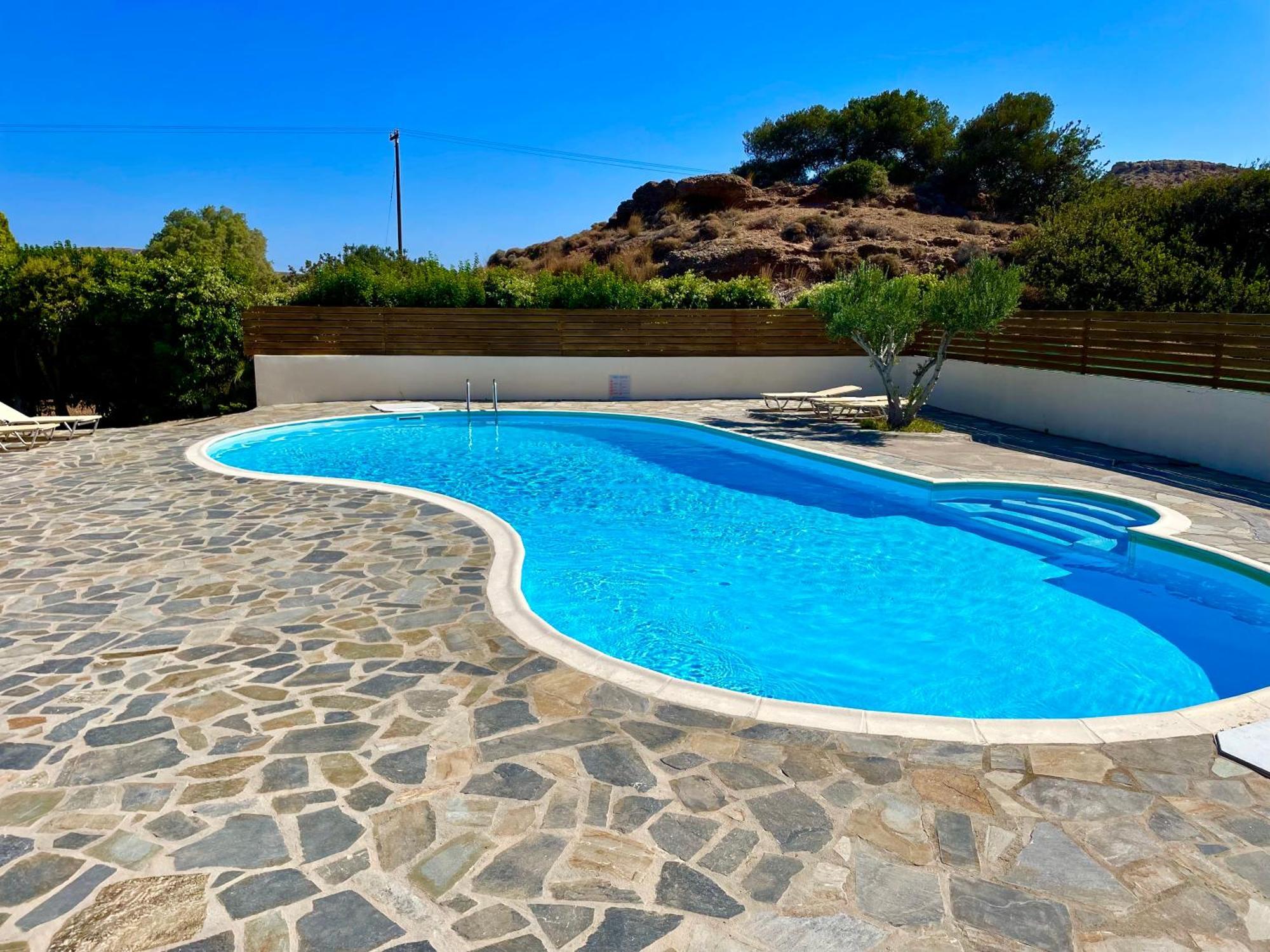 פלקסטרון Rousolakos Pool Apartments מראה חיצוני תמונה