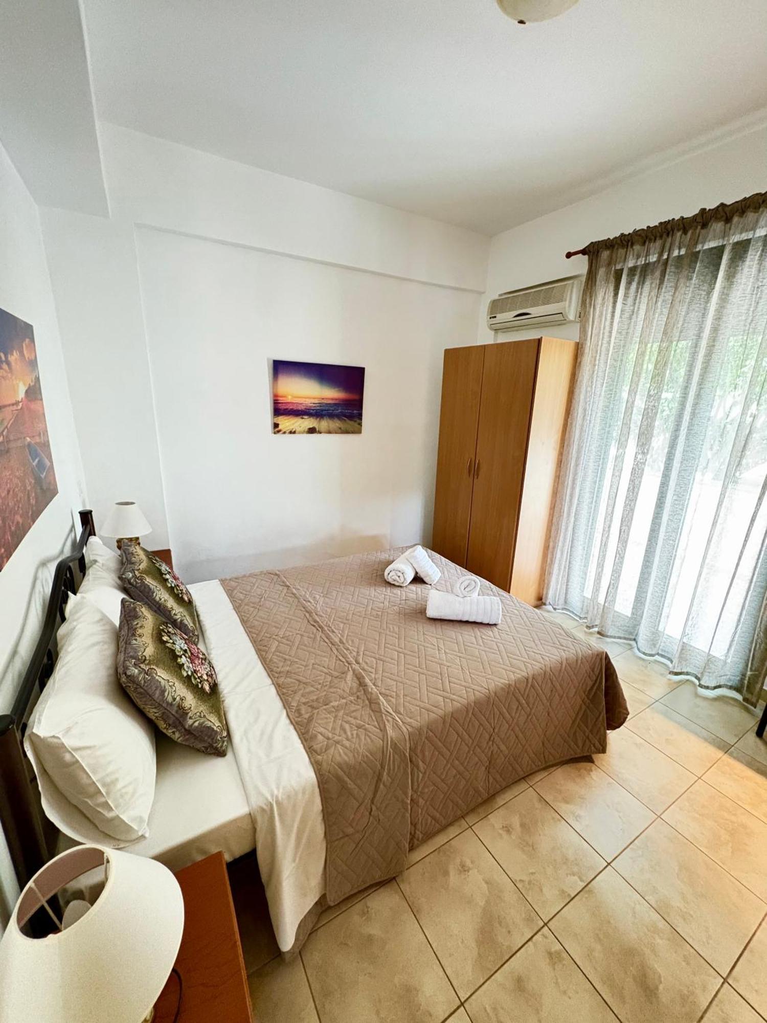 פלקסטרון Rousolakos Pool Apartments מראה חיצוני תמונה